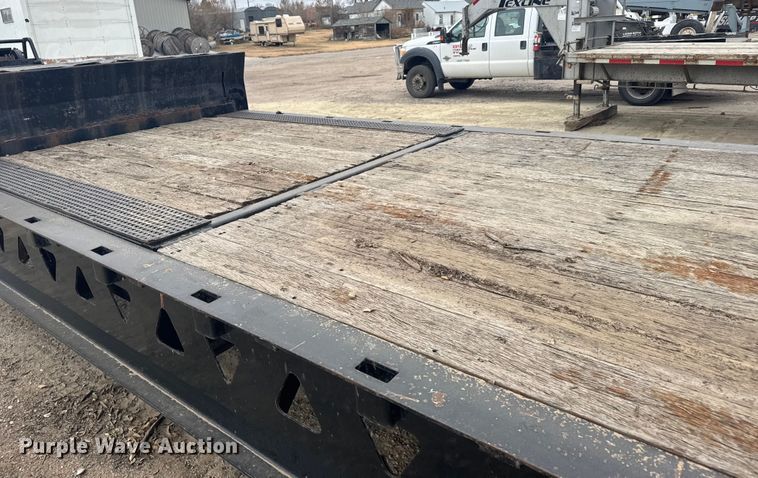 image for item EU6378 2006 Trail King TK70HT-482 drop deck equipment trailer