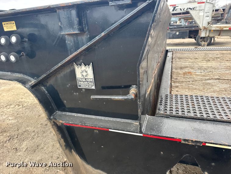 image for item EU6378 2006 Trail King TK70HT-482 drop deck equipment trailer