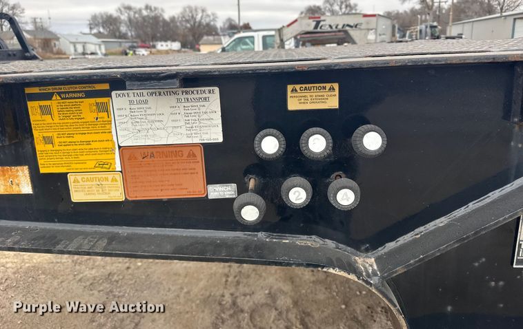 image for item EU6378 2006 Trail King TK70HT-482 drop deck equipment trailer