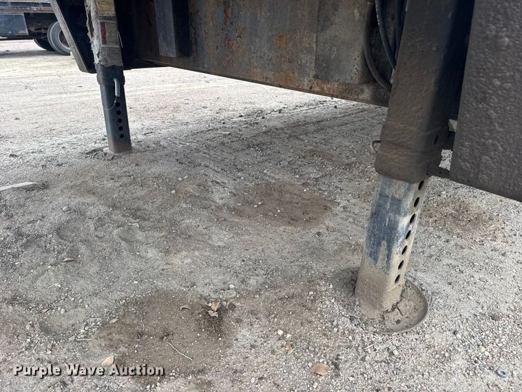 image for item EU6378 2006 Trail King TK70HT-482 drop deck equipment trailer