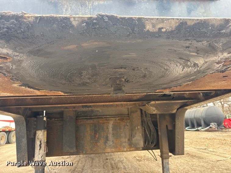 image for item EU6378 2006 Trail King TK70HT-482 drop deck equipment trailer