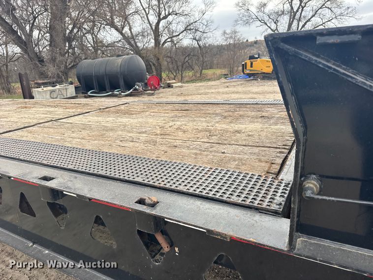 image for item EU6378 2006 Trail King TK70HT-482 drop deck equipment trailer