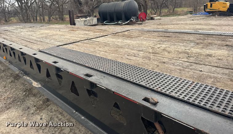 image for item EU6378 2006 Trail King TK70HT-482 drop deck equipment trailer