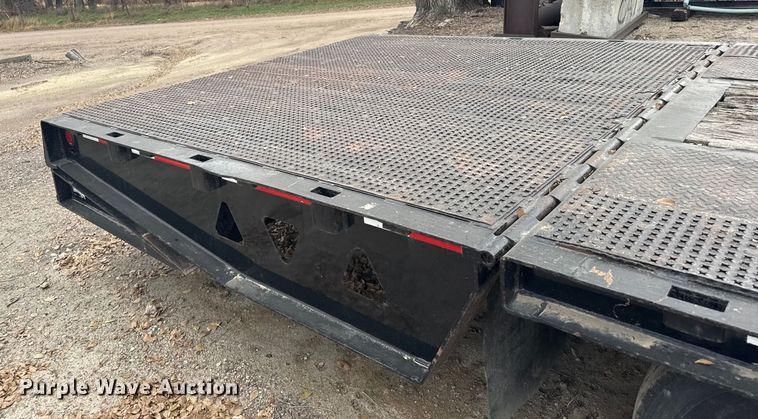 image for item EU6378 2006 Trail King TK70HT-482 drop deck equipment trailer