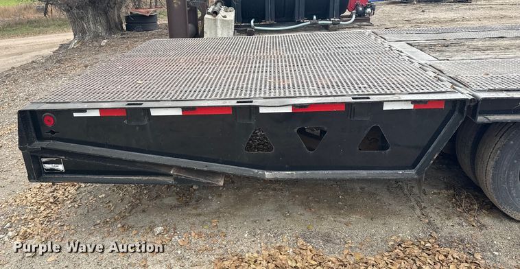 image for item EU6378 2006 Trail King TK70HT-482 drop deck equipment trailer