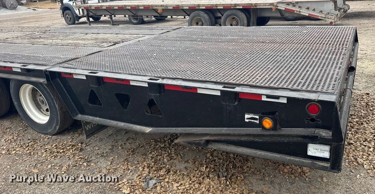 image for item EU6378 2006 Trail King TK70HT-482 drop deck equipment trailer