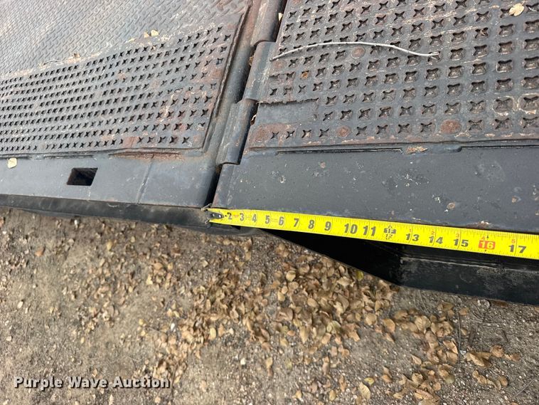 image for item EU6378 2006 Trail King TK70HT-482 drop deck equipment trailer