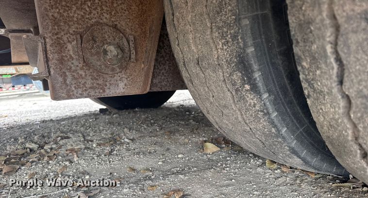 image for item EU6378 2006 Trail King TK70HT-482 drop deck equipment trailer