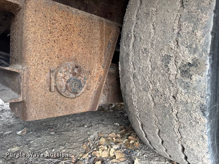 image for item EU6378 2006 Trail King TK70HT-482 drop deck equipment trailer