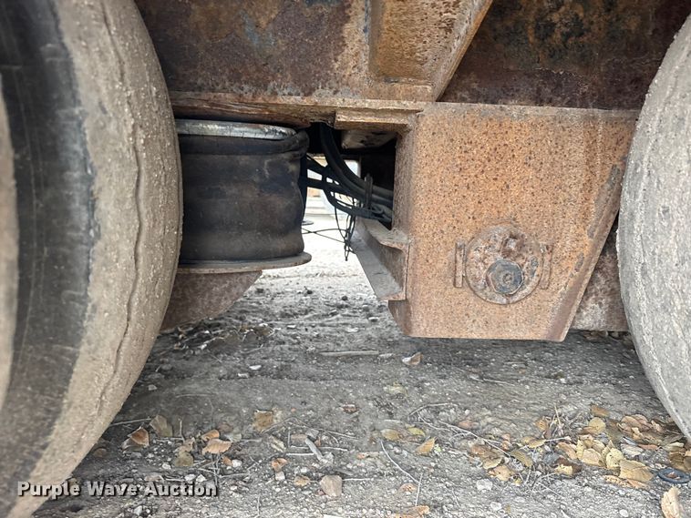 image for item EU6378 2006 Trail King TK70HT-482 drop deck equipment trailer