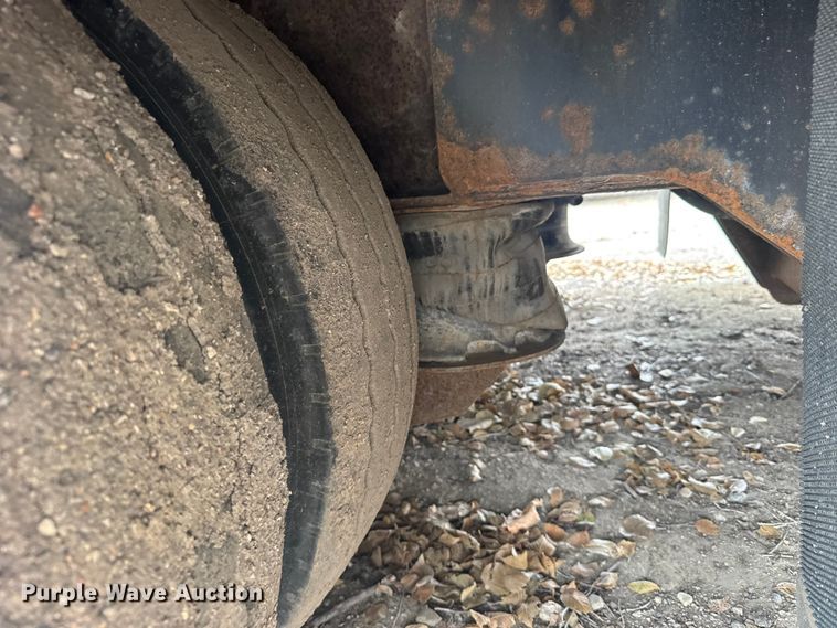 image for item EU6378 2006 Trail King TK70HT-482 drop deck equipment trailer