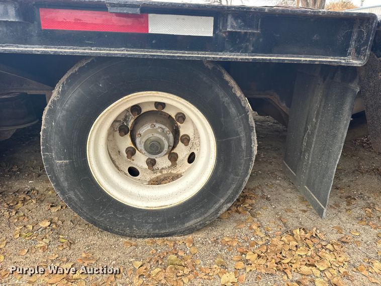 image for item EU6378 2006 Trail King TK70HT-482 drop deck equipment trailer