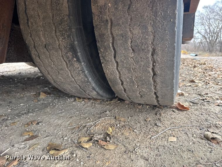 image for item EU6378 2006 Trail King TK70HT-482 drop deck equipment trailer