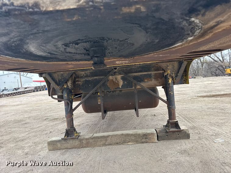 image for item EU6379 1972 Timpte TT-10 SH-1266 DFD office trailer