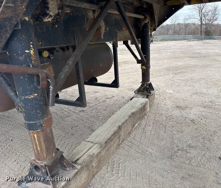 image for item EU6379 1972 Timpte TT-10 SH-1266 DFD office trailer