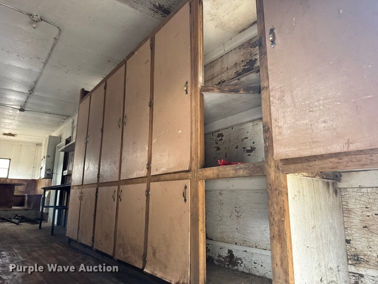 image for item EU6379 1972 Timpte TT-10 SH-1266 DFD office trailer