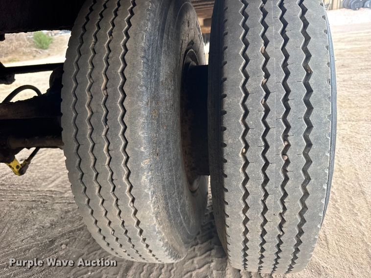 image for item EU6379 1972 Timpte TT-10 SH-1266 DFD office trailer