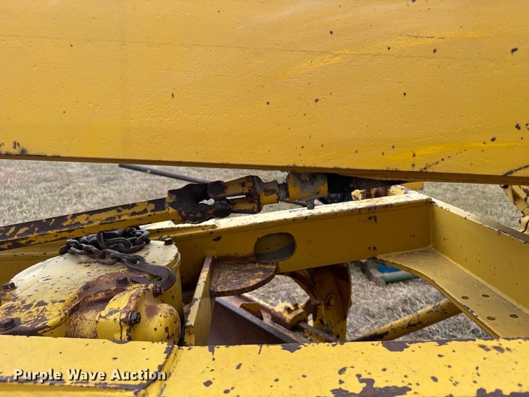 image for item EU6383 Caterpillar C motor grader