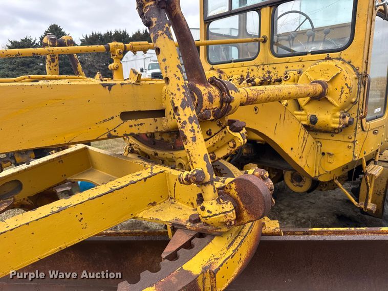 image for item EU6383 Caterpillar C motor grader