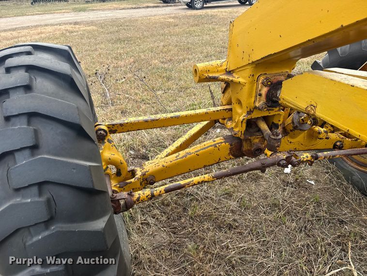 image for item EU6383 Caterpillar C motor grader