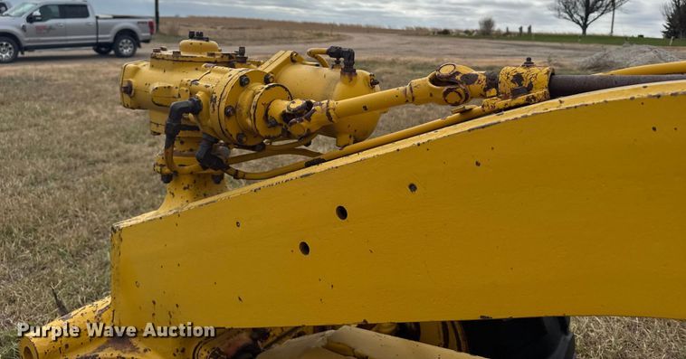 image for item EU6383 Caterpillar C motor grader