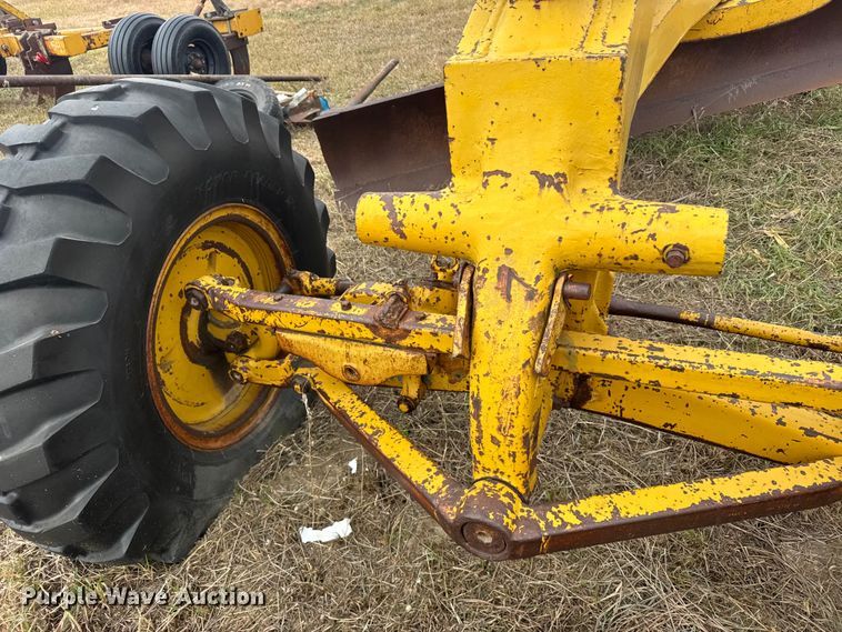 image for item EU6383 Caterpillar C motor grader