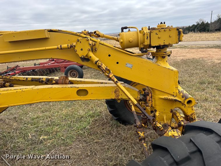 image for item EU6383 Caterpillar C motor grader