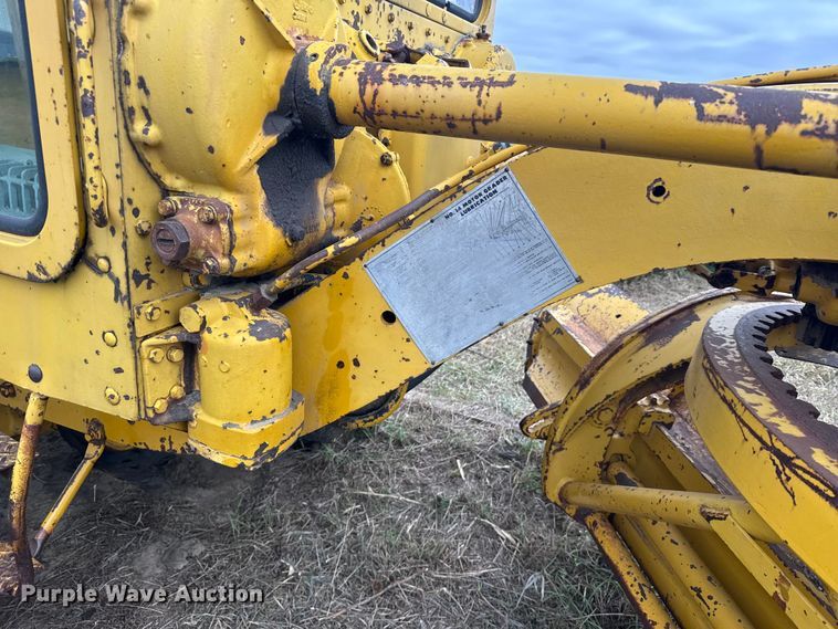 image for item EU6383 Caterpillar C motor grader
