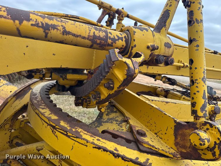 image for item EU6383 Caterpillar C motor grader