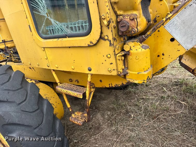 image for item EU6383 Caterpillar C motor grader