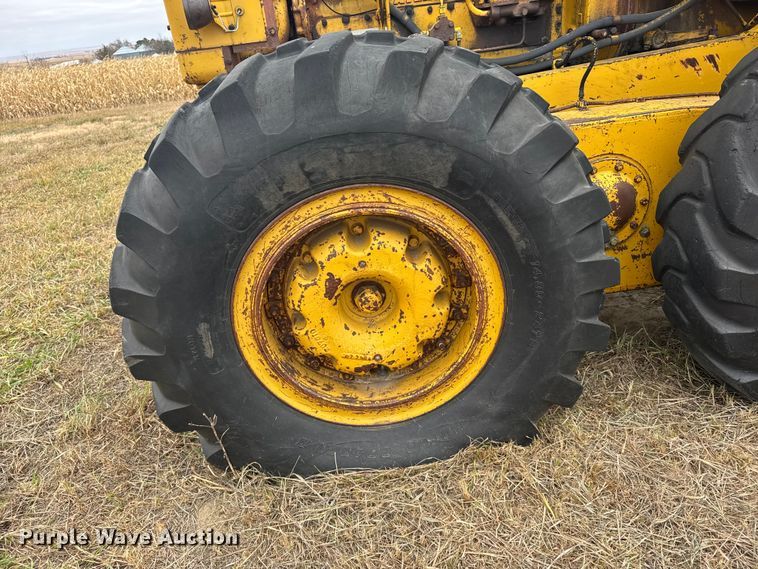 image for item EU6383 Caterpillar C motor grader