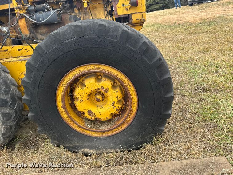 image for item EU6383 Caterpillar C motor grader