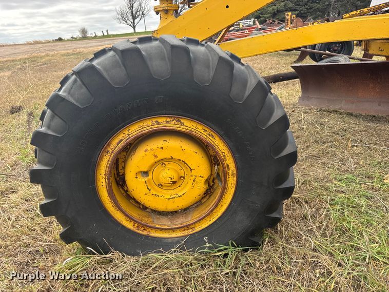 image for item EU6383 Caterpillar C motor grader