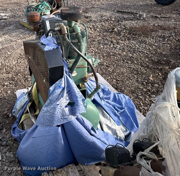 image for item EU6436 Champion air compressor