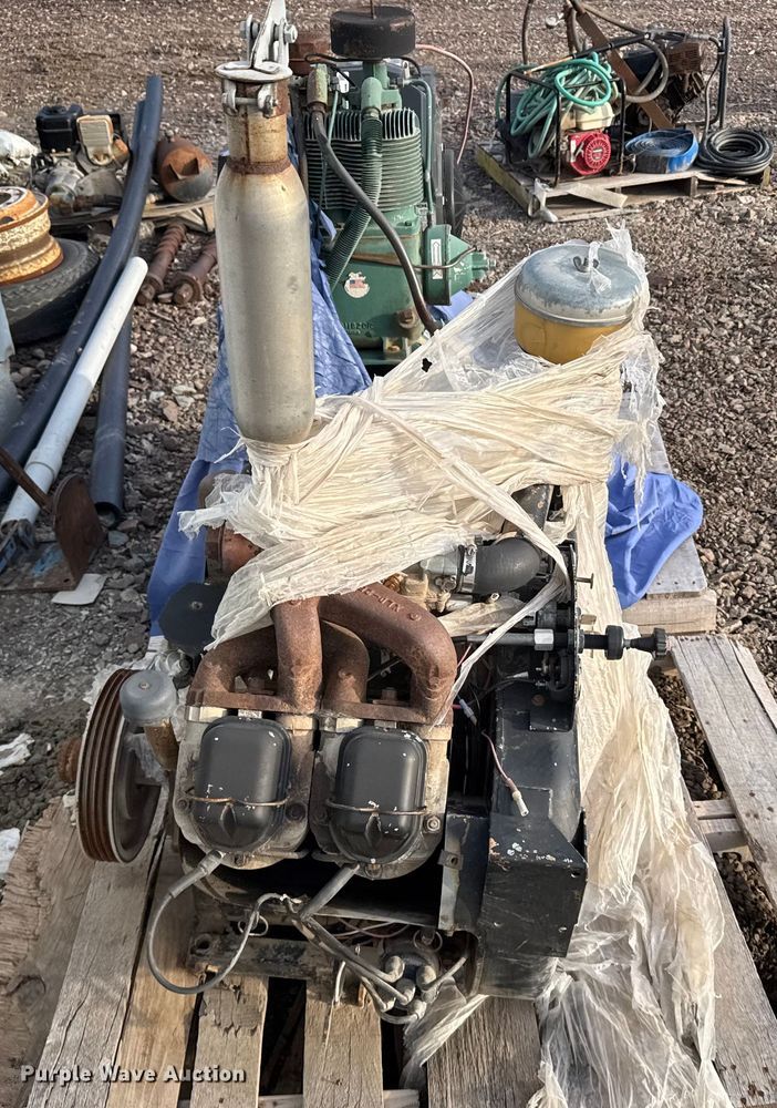 image for item EU6437 Wisconsin V465D1 engine