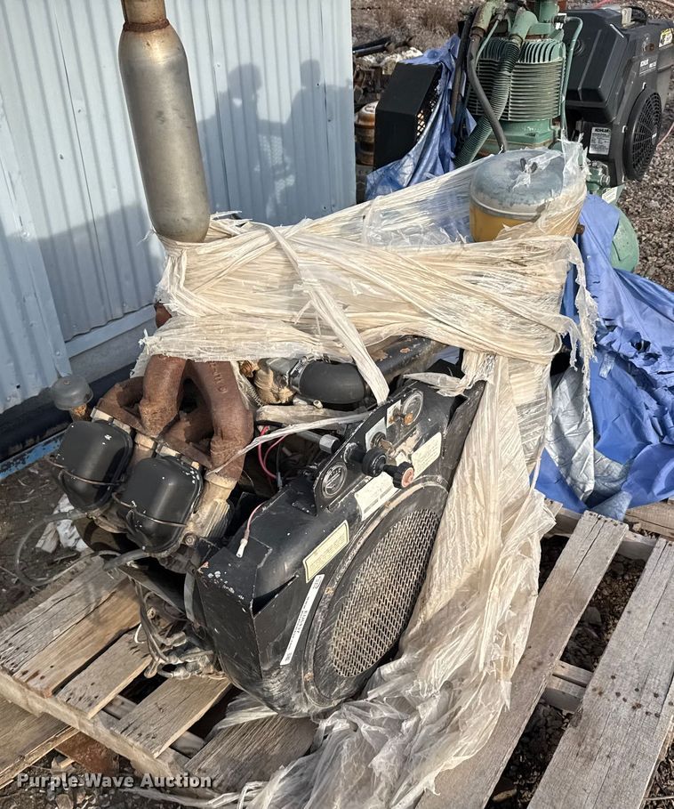 image for item EU6437 Wisconsin V465D1 engine