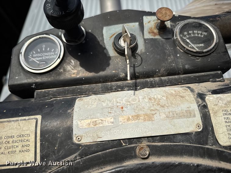 image for item EU6437 Wisconsin V465D1 engine