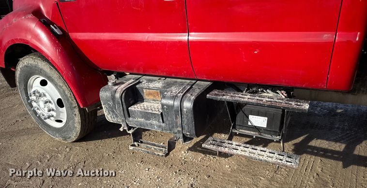 image for item EU6441 2000 Ford F650 Super Duty XL flatbed truck