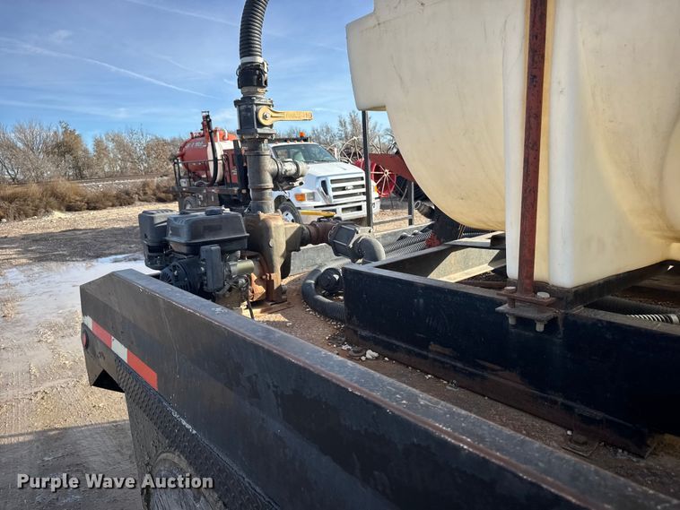 image for item EU6441 2000 Ford F650 Super Duty XL flatbed truck