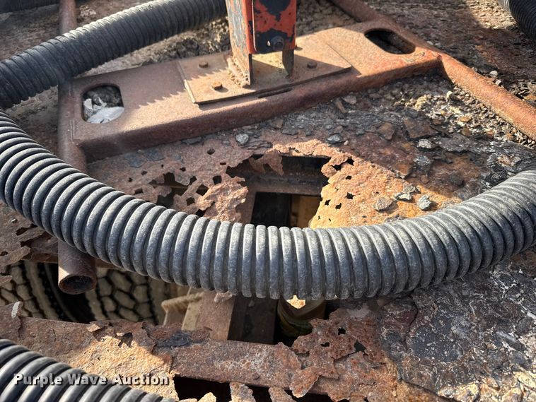 image for item EU6441 2000 Ford F650 Super Duty XL flatbed truck