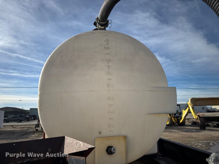 image for item EU6441 2000 Ford F650 Super Duty XL flatbed truck