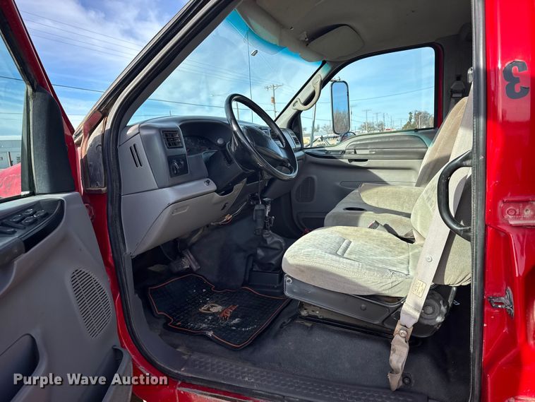 image for item EU6441 2000 Ford F650 Super Duty XL flatbed truck