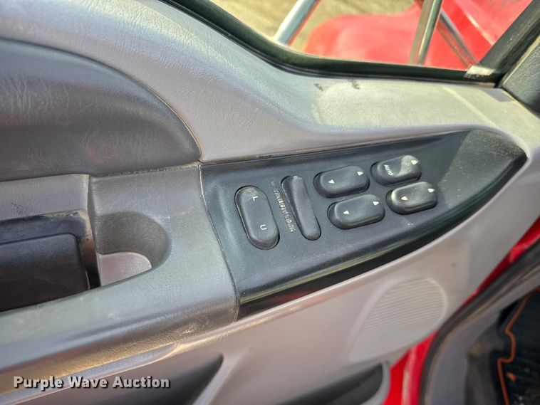 image for item EU6441 2000 Ford F650 Super Duty XL flatbed truck