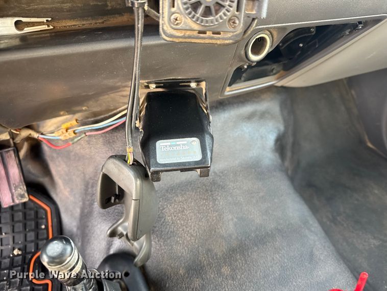 image for item EU6441 2000 Ford F650 Super Duty XL flatbed truck