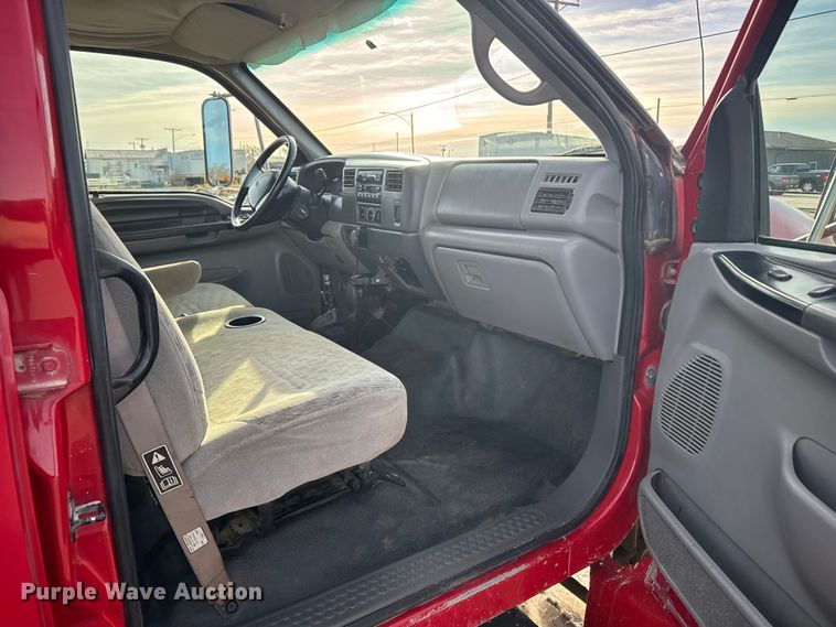 image for item EU6441 2000 Ford F650 Super Duty XL flatbed truck