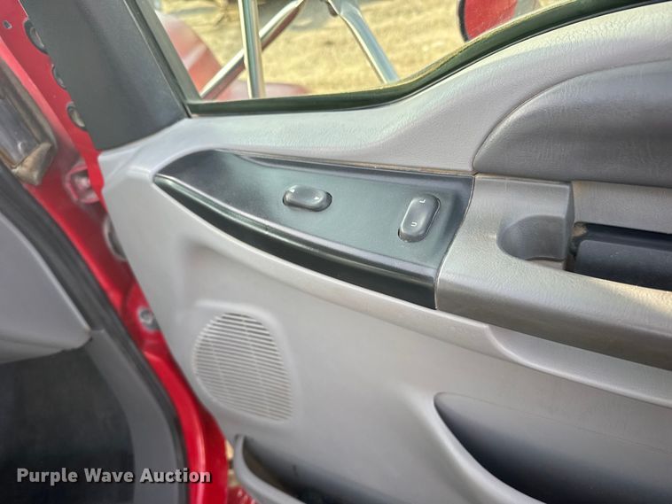 image for item EU6441 2000 Ford F650 Super Duty XL flatbed truck