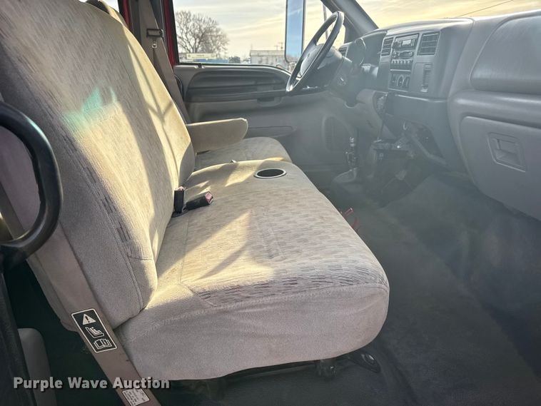 image for item EU6441 2000 Ford F650 Super Duty XL flatbed truck