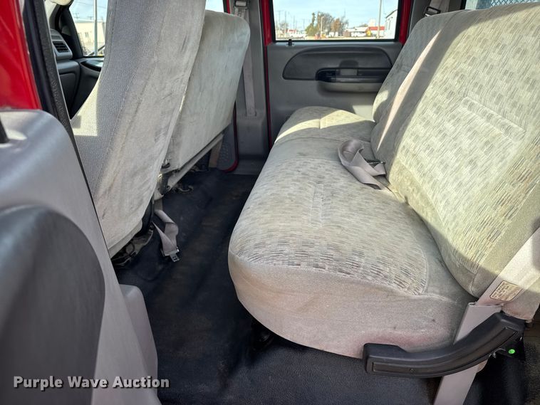 image for item EU6441 2000 Ford F650 Super Duty XL flatbed truck