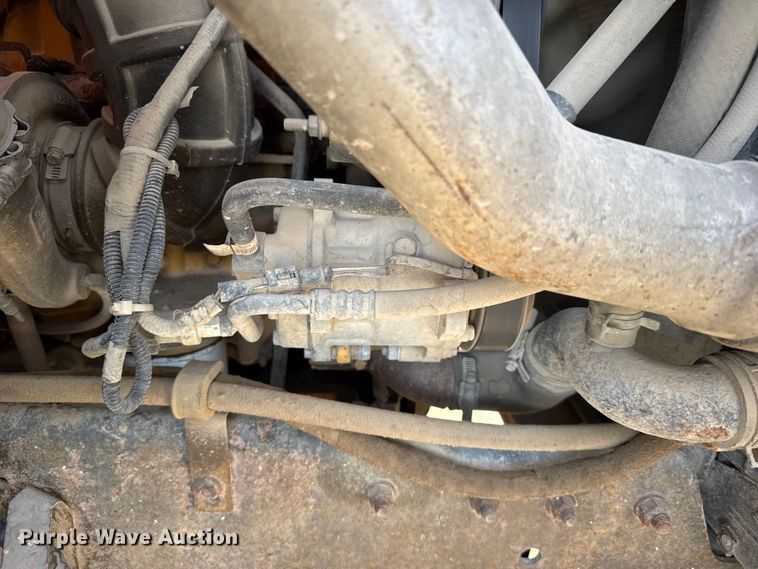 image for item EU6441 2000 Ford F650 Super Duty XL flatbed truck