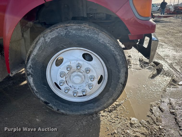 image for item EU6441 2000 Ford F650 Super Duty XL flatbed truck